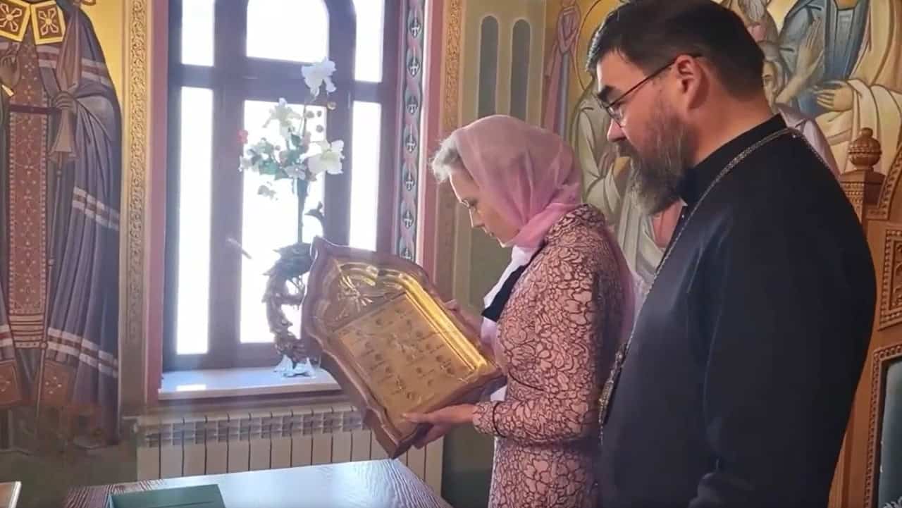 Росіяни показали ікони Митрофана Воронезького та Святогірської Божої Матері, які вивезли з Бахмута: де вони тепер