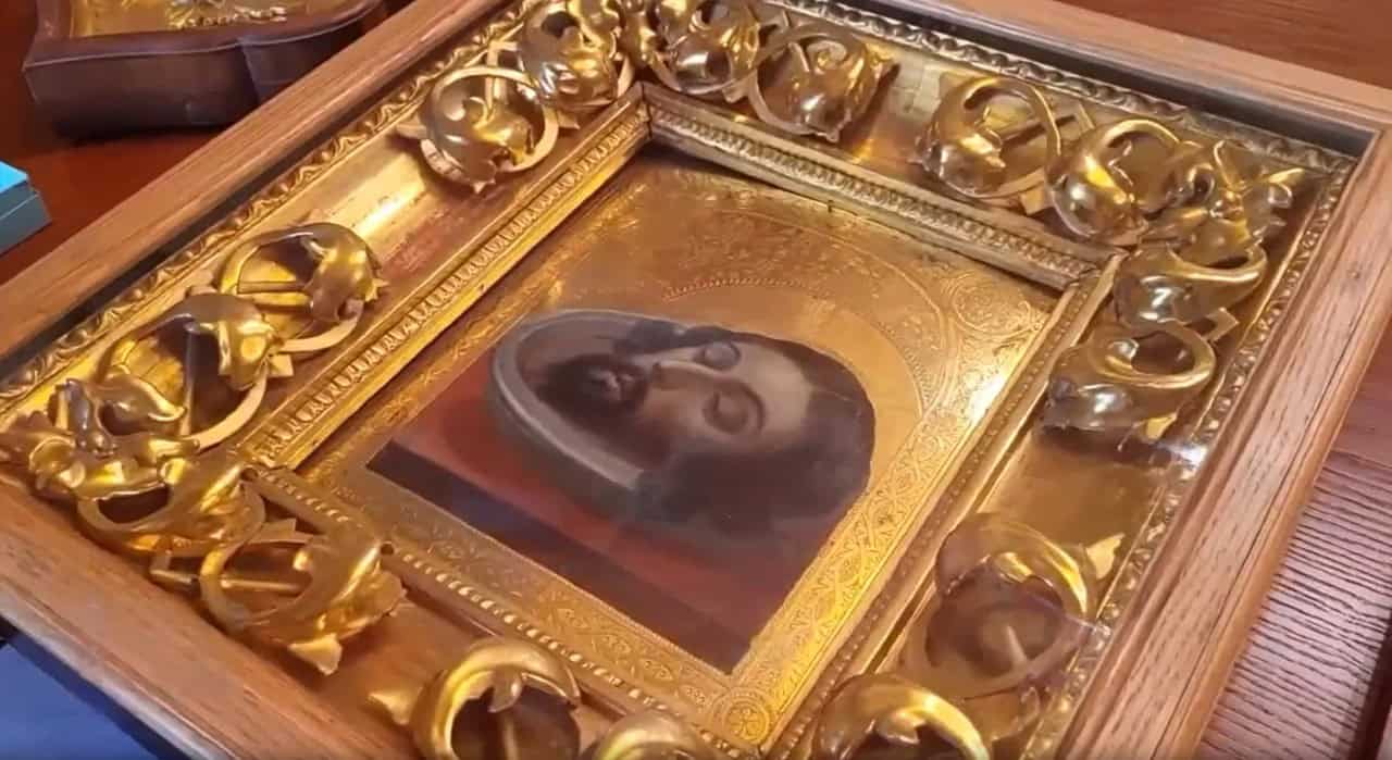 Росіяни показали ікони Митрофана Воронезького та Святогірської Божої Матері, які вивезли з Бахмута: де вони тепер
