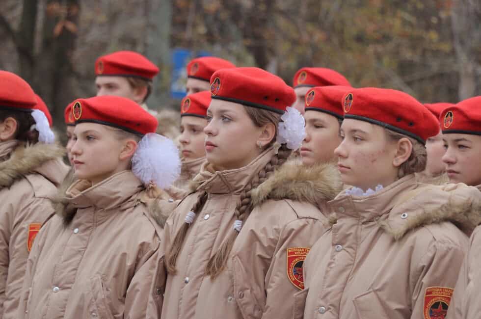 Росіяни навчатимуть молодь ТОТ Донеччини шукати та перепоховувати рештки бійців німецько-радянської війни