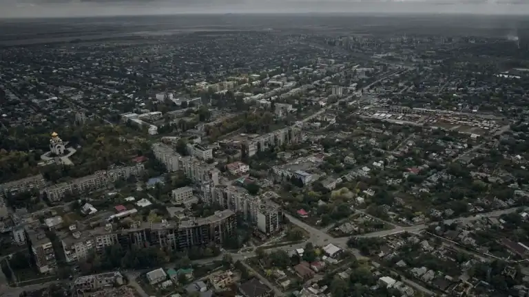 Перегляньте новину: “Вбивають цивільне населення”: не менш як 1,2 тисячі людей залишаються у Покровську “Вбивають цивільне населення”: не менш як 1,2 тисячі людей залишаються у Покровську