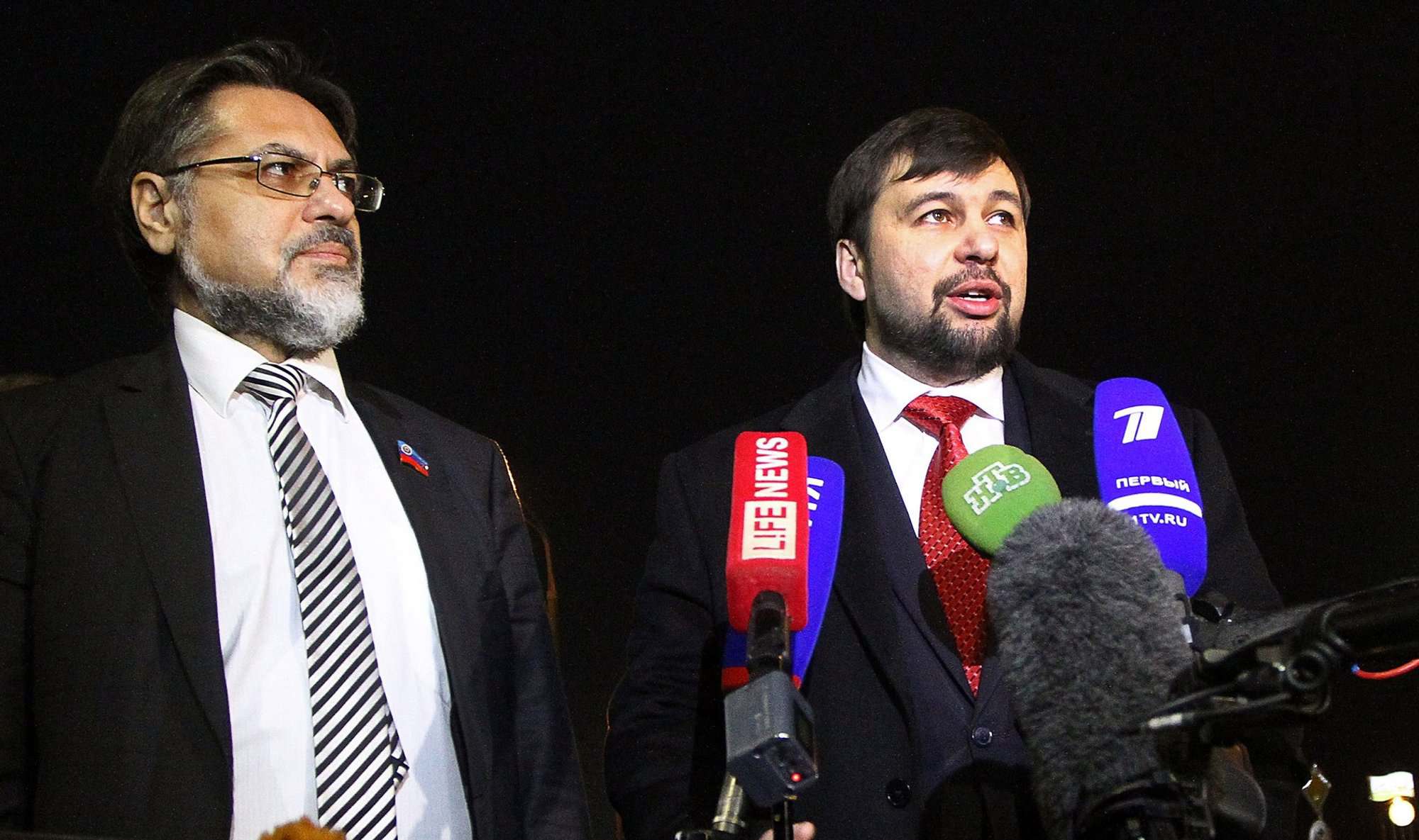 Денис Пушилін та Владислав Дейнего (представник т.з. “ЛНР”) під час перемовин у Мінську, 2015 рік