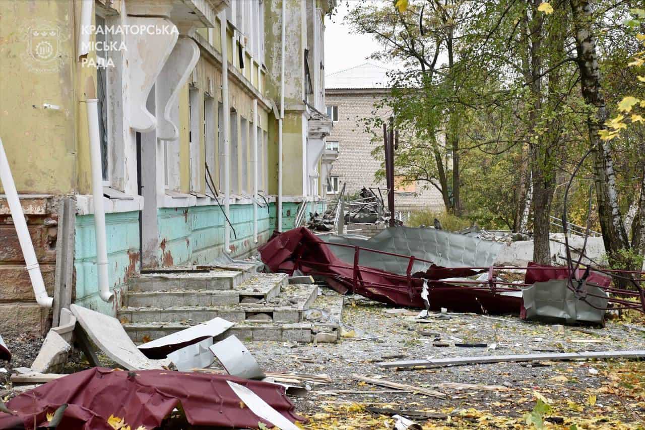 Зображення до посту: Російська армія в ніч на 11 жовтня вдарила по школі №12 імені Степана Чубенка у Краматорську: які наслідки