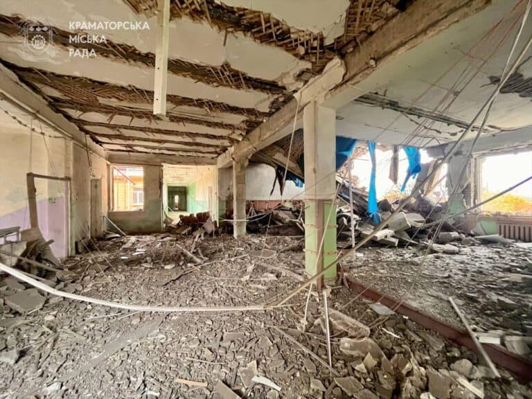 Перегляньте новину: Російська армія в ніч на 11 жовтня вдарила по школі №12 імені Степана Чубенка у Краматорську: які наслідки Російська армія в ніч на 11 жовтня вдарила по школі №12 імені Степана Чубенка у Краматорську: які наслідки