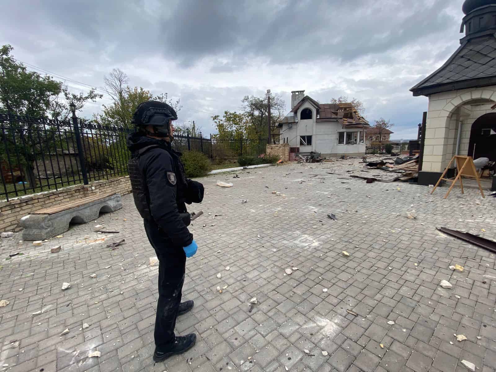 Зображення до посту: Двоє загиблих та четверо поранених: окупаційна армія вдарила КАБами по Костянтинівці
