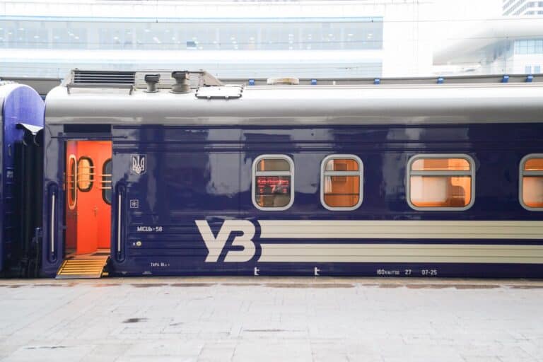 Перегляньте новину: З серпня росіяни майже 300 разів вдарили по об’єктах Укрзалізниці, — Кулеба З серпня росіяни майже 300 разів вдарили по об’єктах Укрзалізниці, — Кулеба