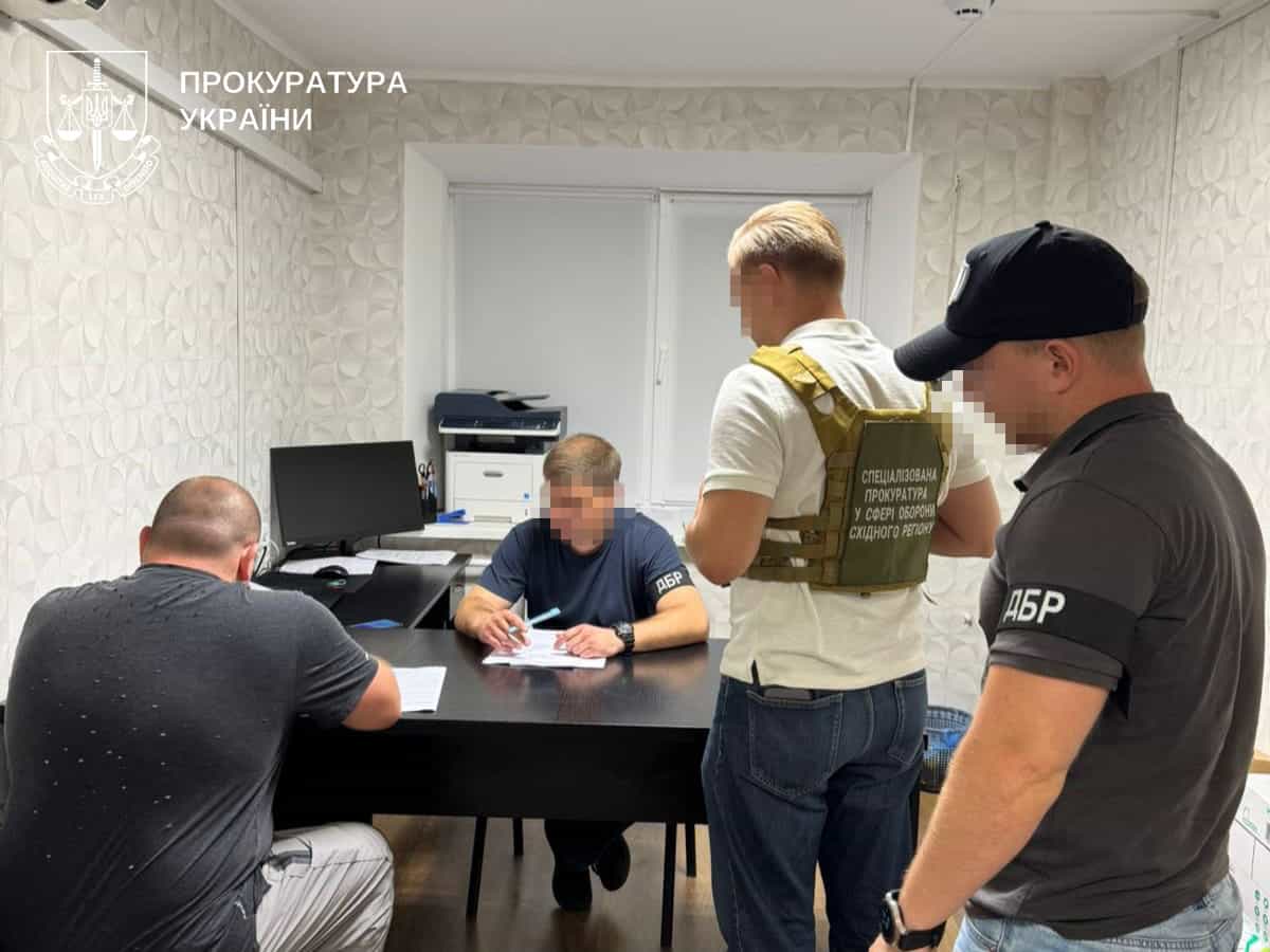 Військового з Донеччини обвинувачують у безпідставних виплатах підлеглим на 2 млн грн