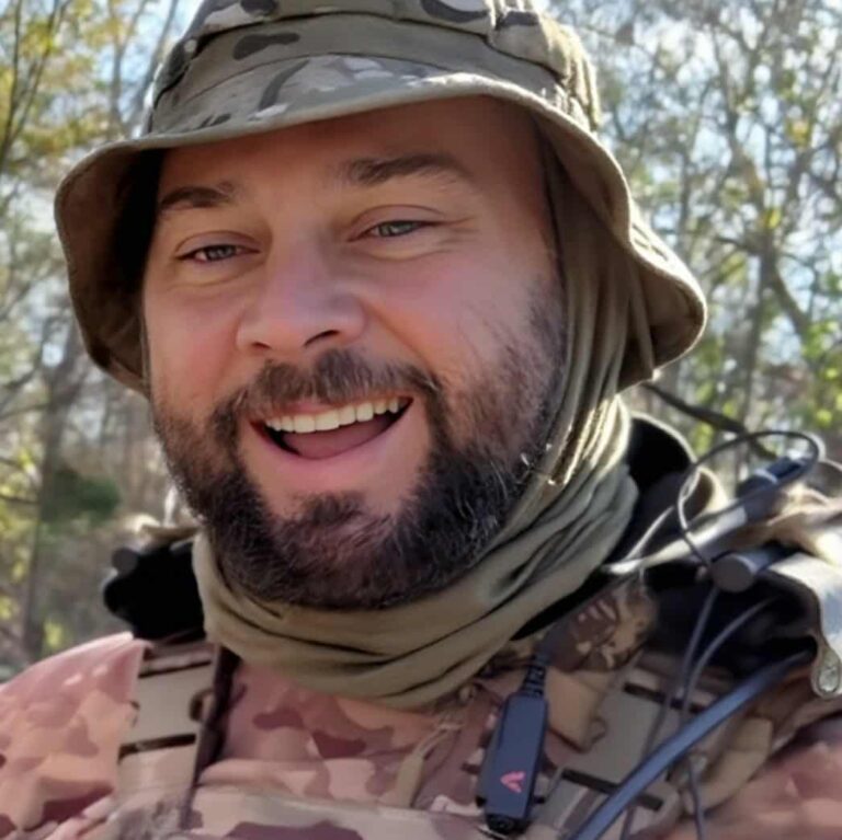Був серед тих, хто зупинив бомбардування Харкова : згадаймо 40-річного добровольця Антона Войтенка, який загинув неподалік Ізюма