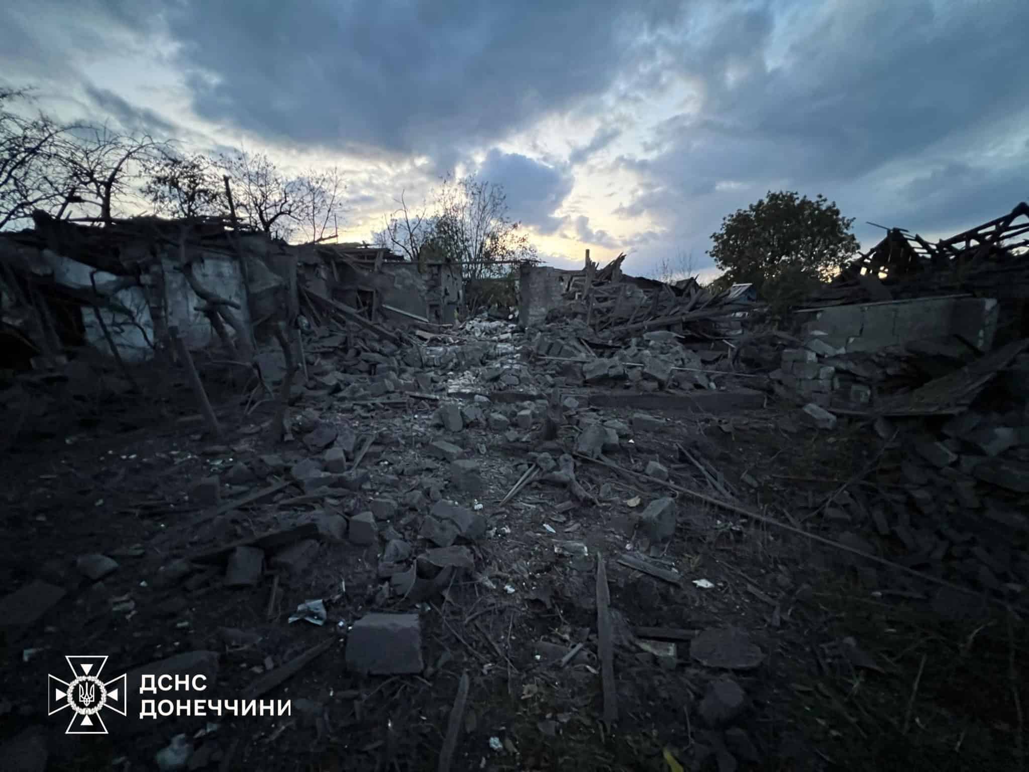 У Добропіллі деблокували з-під завалів тіло людини після авіаудару 14 жовтня