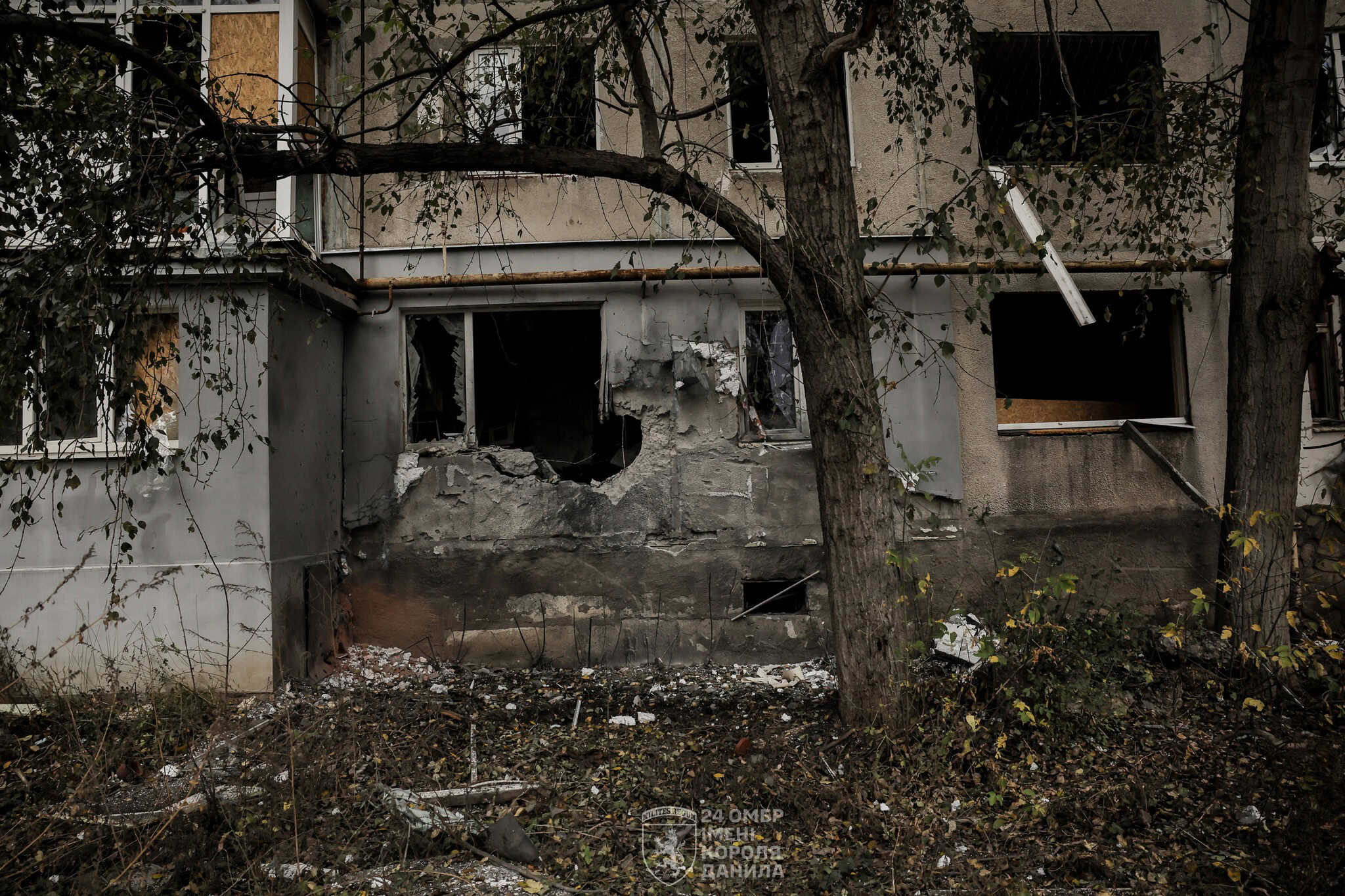 Зображення до посту: Понівечені Свято-Ігорівський храм та житлові багатоповерхівки: який вигляд має Костянтинівка у жовтні 2025 року