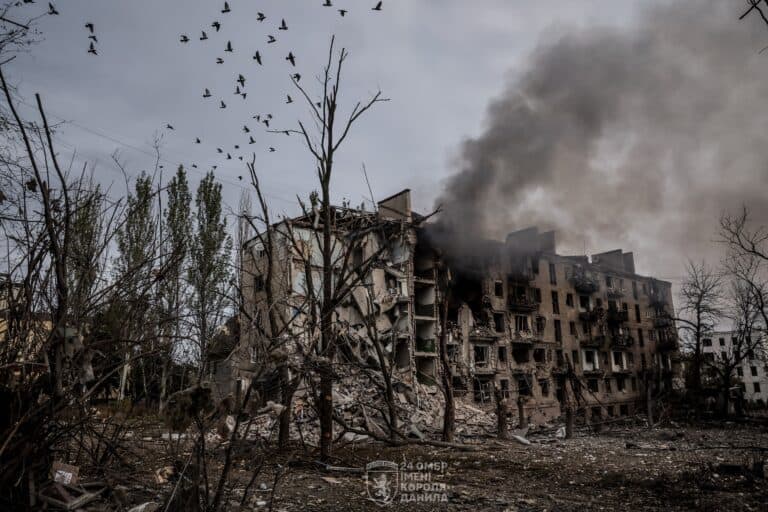 Понівечені Свято-Ігорівський храм та житлові багатоповерхівки: який вигляд має Костянтинівка у жовтні 2025 року