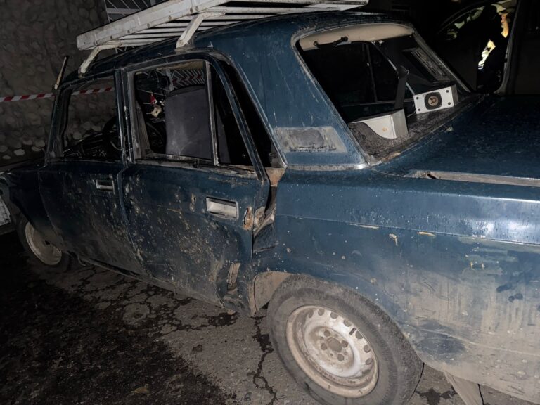 Окупанти вдарили FPV-дроном по машині в Костянтинівці: поранення дістав один цивільний