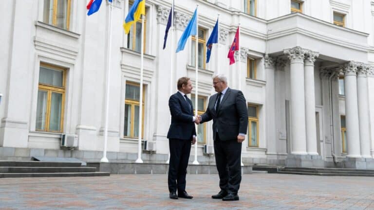 Перегляньте новину: Нідерланди виділяють 25 млн євро на підтримку енергетики України (деталі) Нідерланди виділяють 25 млн євро на підтримку енергетики України (деталі)