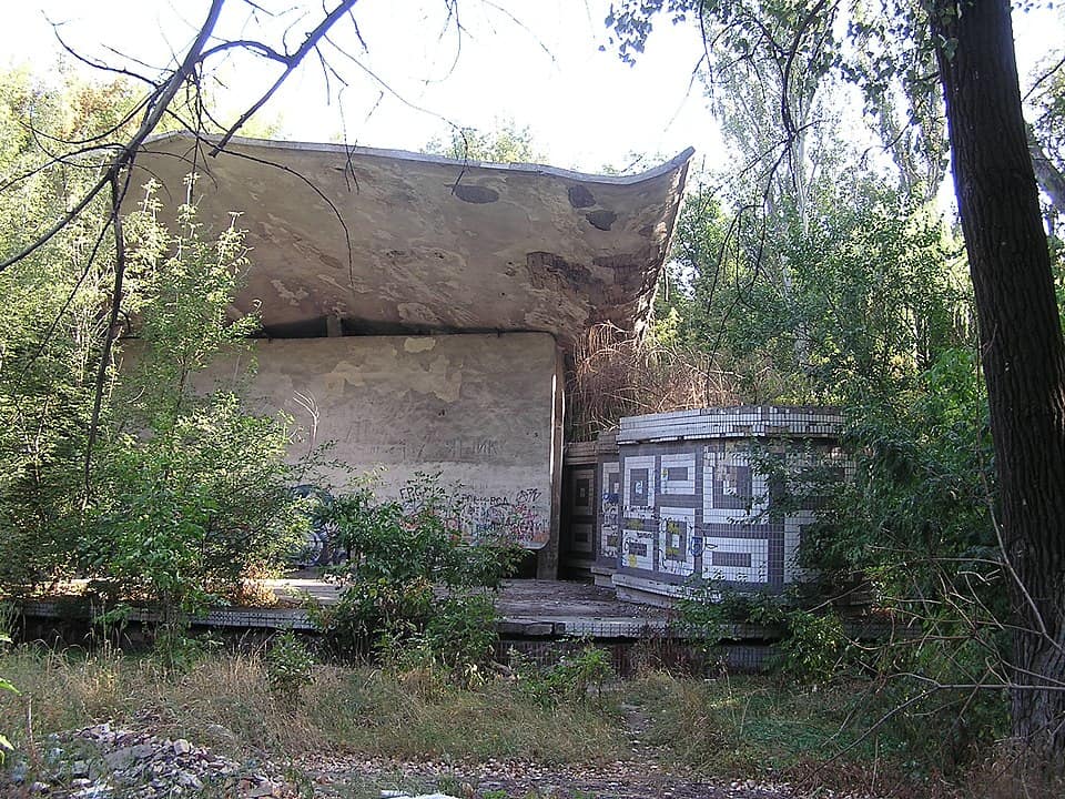 Зображення до посту: Пошуки себе навмання: як формувались ЛҐБТІК+ спільноти на Донеччині між 1991 та 2014 роками