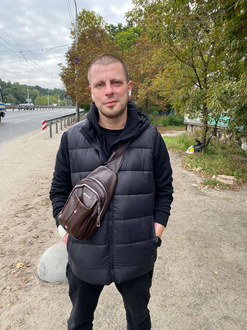 Зображення до посту: “Ангел-хранитель крыло обожгло, но сына защитил”. Мама раненого защитника из Донетчины — о реабилитации сына и первых шагах к выздоровлению