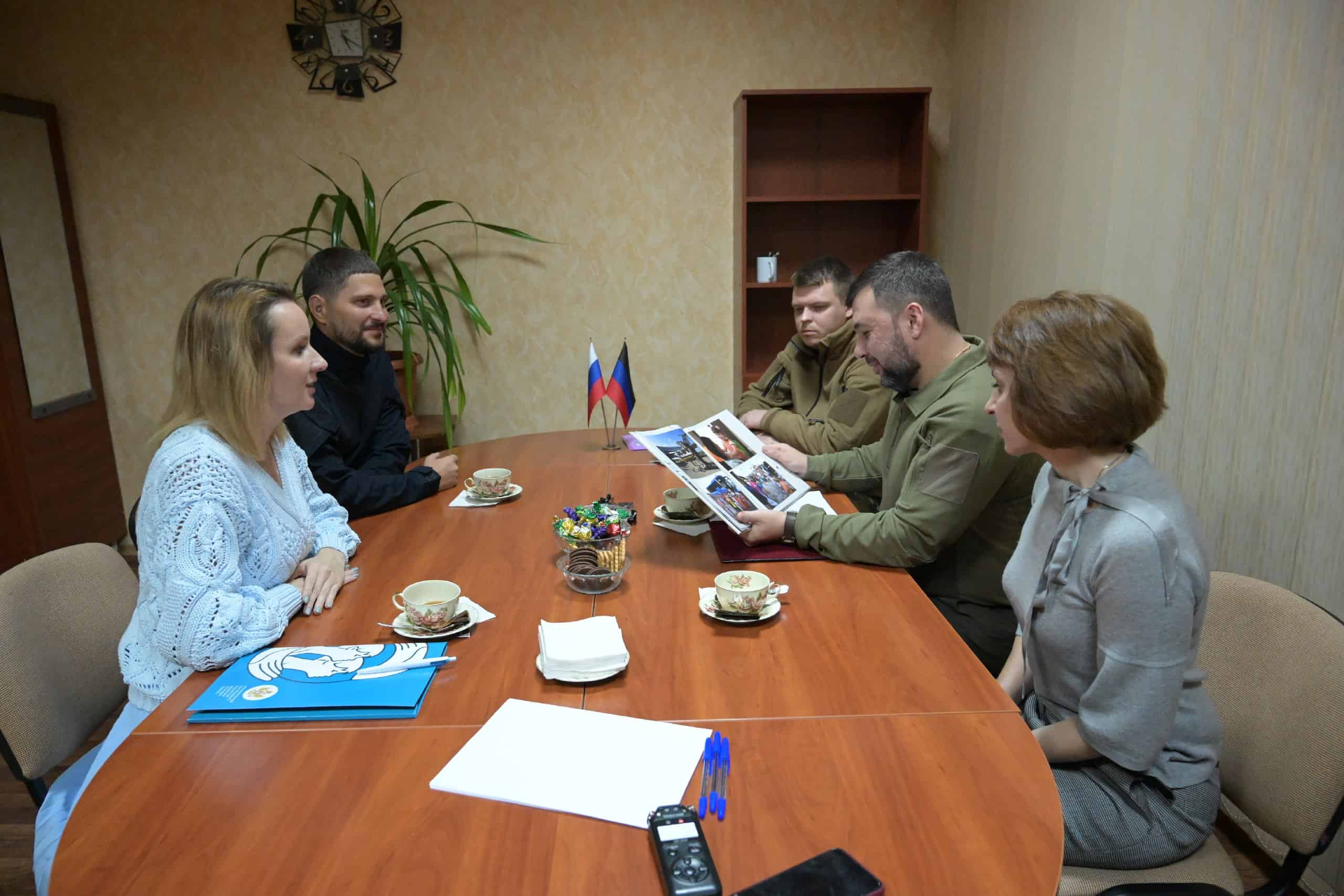 Зображення до посту: Від “нас кинув Путін” до подяк у Кремлі: біографія ватажка т.з. “ДНР” Дениса Пушиліна