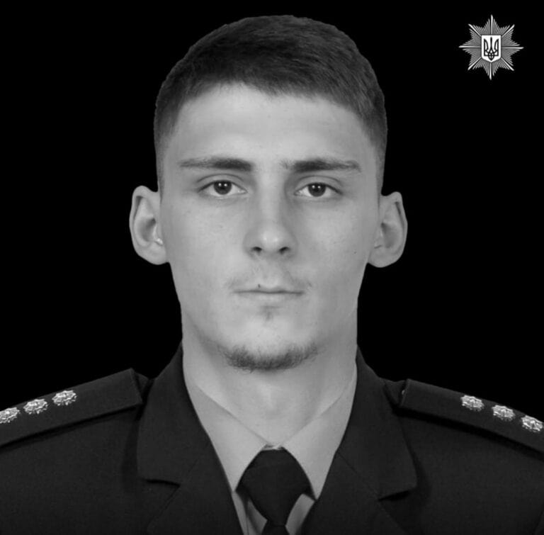 Став на захист країни та близьких: згадаймо поліцейського Дмитра Коробенка