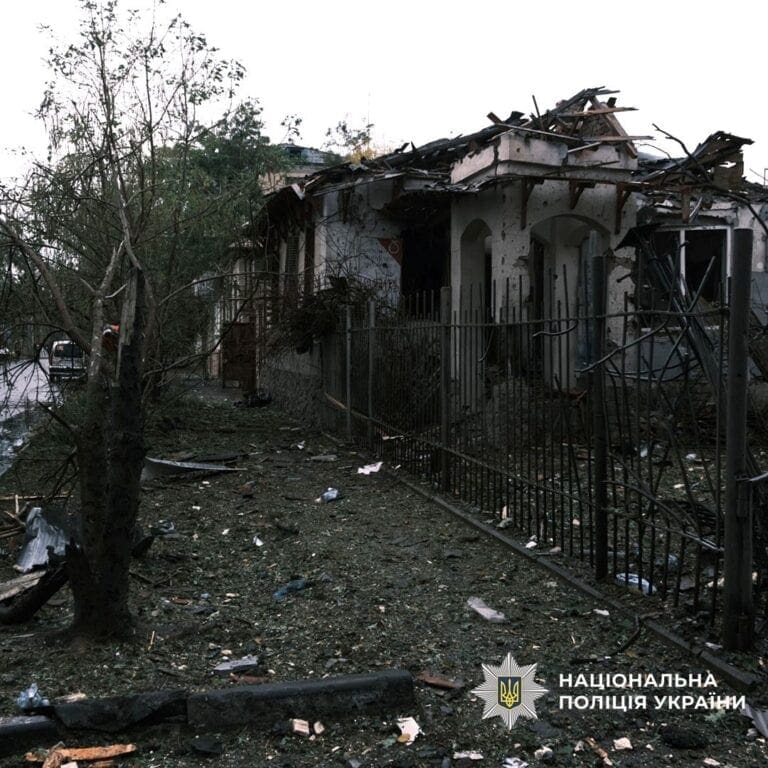 Одна людина загинула, ще 13 дістали поранень через удари Росії: доба 4 жовтня у Донецькій області (ЗВЕДЕННЯ)