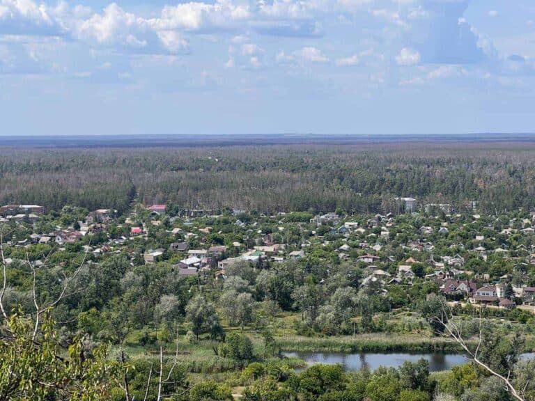 Перегляньте новину: Жителі Святогірська під час евакуації можуть їхати до Тернопільщини та Хмельниччини: як у громаді організували процес виїзду людей Жителі Святогірська під час евакуації можуть їхати до Тернопільщини та Хмельниччини: як у громаді організували процес виїзду людей