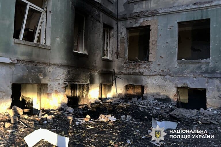 Перегляньте новину: У Краматорську загинули двоє медійників, ще семеро цивільних на Донеччині поранені: як минуло 23 жовтня в регіоні (ЗВЕДЕННЯ) У Краматорську загинули двоє медійників, ще семеро цивільних на Донеччині поранені: як минуло 23 жовтня в регіоні (ЗВЕДЕННЯ)
