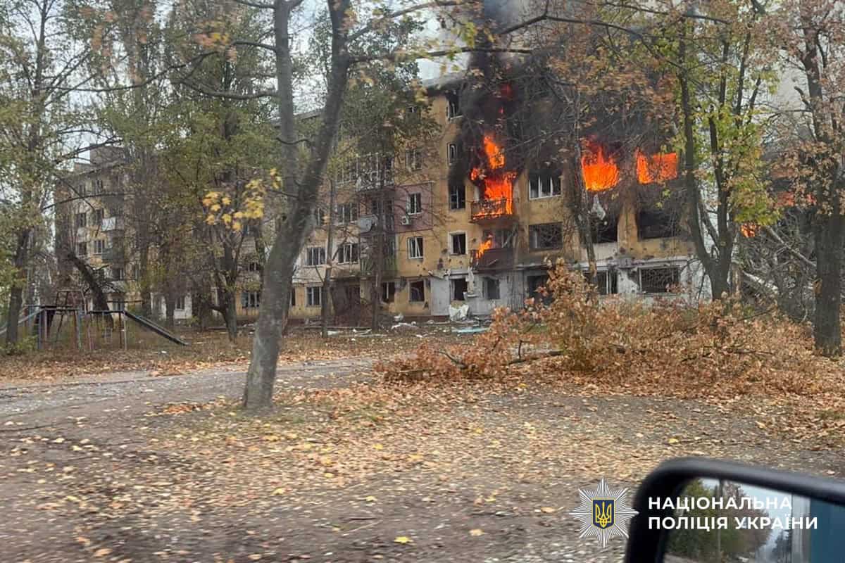 Зображення до посту: Троє загиблих та троє поранених: якими були наслідки російських ударів по Донеччині 17 жовтня (ЗВЕДЕННЯ)