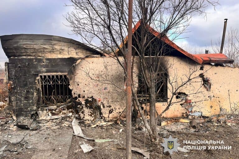 Перегляньте новину: Росіяни били по дев’яти містах та селах, обійшлося без загиблих і поранених: як минуло 28 жовтня на Донеччині (ЗВЕДЕННЯ) Росіяни били по дев’яти містах та селах, обійшлося без загиблих і поранених: як минуло 28 жовтня на Донеччині (ЗВЕДЕННЯ)