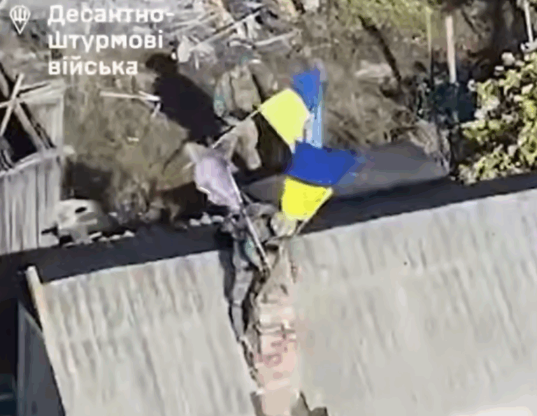 Перегляньте новину: Українські десантники повернули контроль над селом Сухецьке на Донеччині Українські десантники повернули контроль над селом Сухецьке на Донеччині