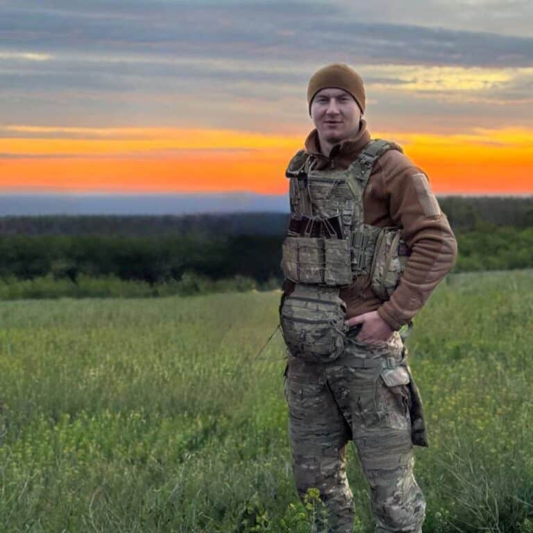 Перегляньте новину: Спокійний, уважний і надійний: вшануймо нацгвардійця Андрія Савона, який поліг на Донеччині Спокійний, уважний і надійний: вшануймо нацгвардійця Андрія Савона, який поліг на Донеччині