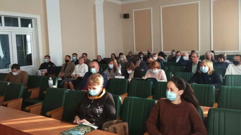 Перегляньте новину: Хто з депутатів районних рад Донеччини продовжує працювати, а хто вирішив скласти повноваження у 2025 році (перелік імен) Хто з депутатів районних рад Донеччини продовжує працювати, а хто вирішив скласти повноваження у 2025 році (перелік імен)