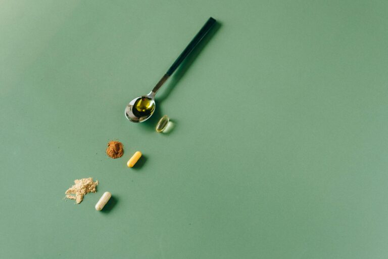 Креатин и вода: мифы о задержке жидкости и как их избежать