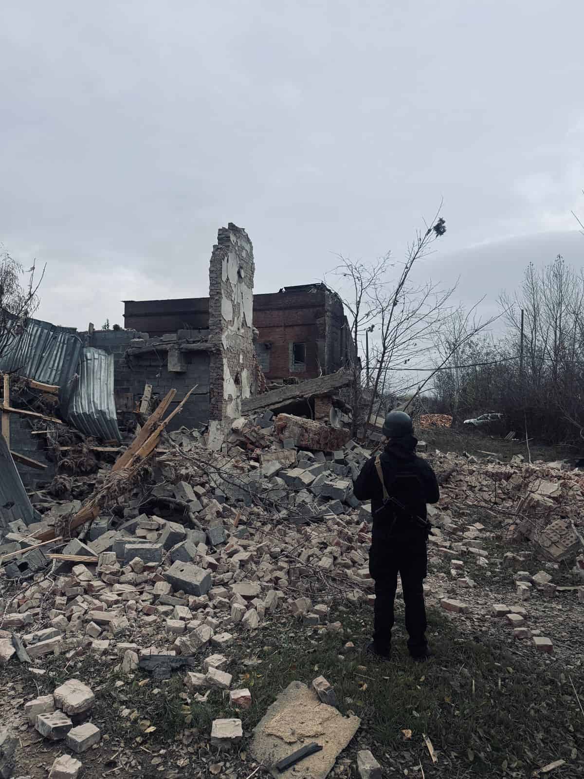 Зображення до посту: П’ятеро загиблих та двоє поранених: якими були наслідки російських ударів по Донеччині 1 листопада (ЗВЕДЕННЯ)