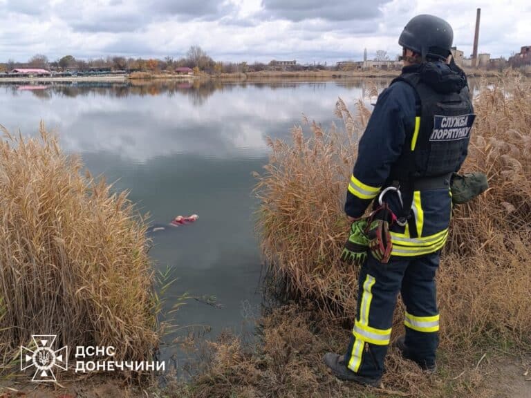 В Славянске спасатели достали тело погибшего мужчины из озера «Куба»: что известно