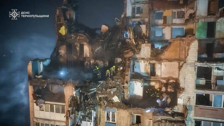 У Тернополі почалася третя доба пошуково-рятувальної операції: вже виявили 31 загиблого та 94 поранених