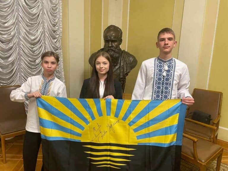 Трое подростков из Донетчины получили награду президента Украины “Будущее Украины”