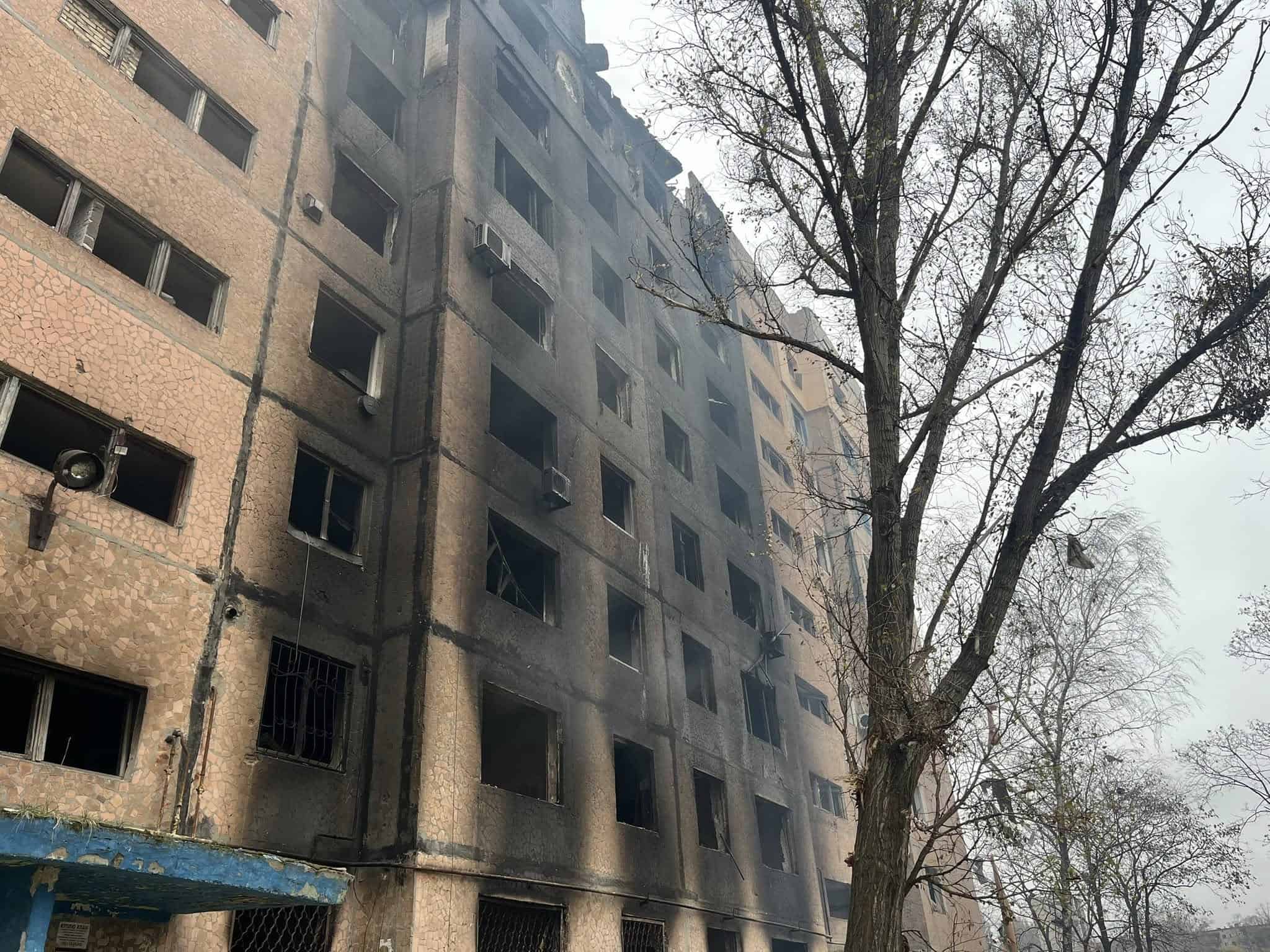 Пошкоджена багатоповерхівка в Костянтинівці. Фото: Євген Ткачов