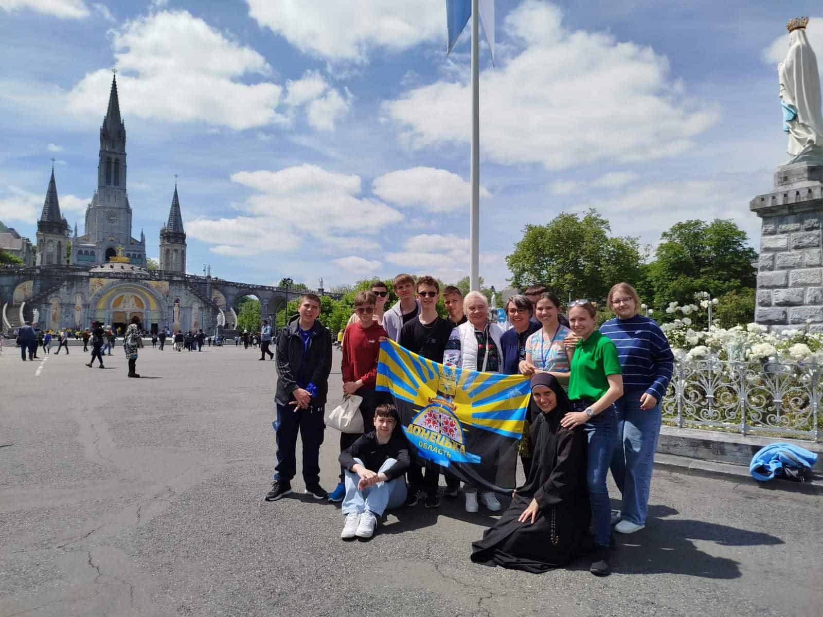 Зображення до посту: “Ми показуємо, що ми тут є”: як 75-річна переселенка з Донеччини допомагає українцям і військовим, живучи у Франції