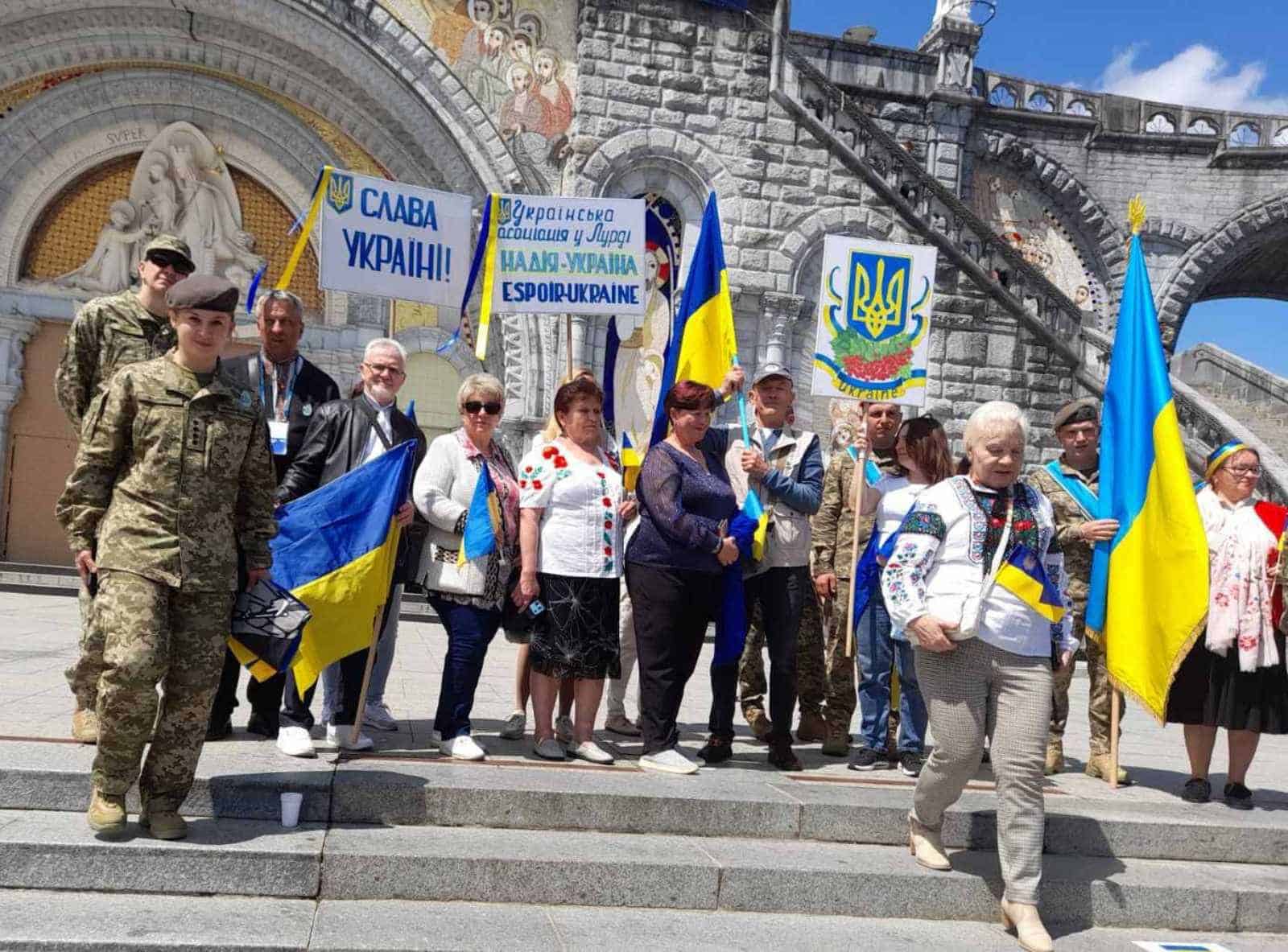 Зображення до посту: “Ми показуємо, що ми тут є”: як 75-річна переселенка з Донеччини допомагає українцям і військовим, живучи у Франції