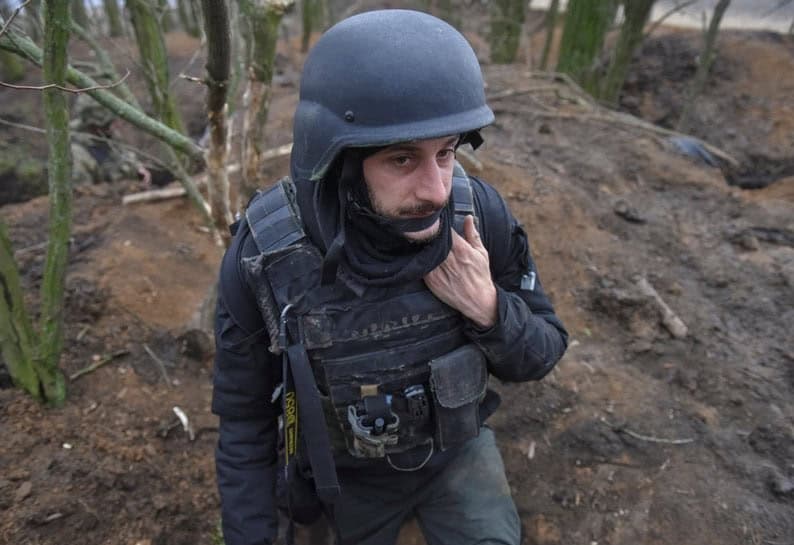 Зображення до посту: Президент відзначив орденами трьох медійників, які загинули на Донеччині