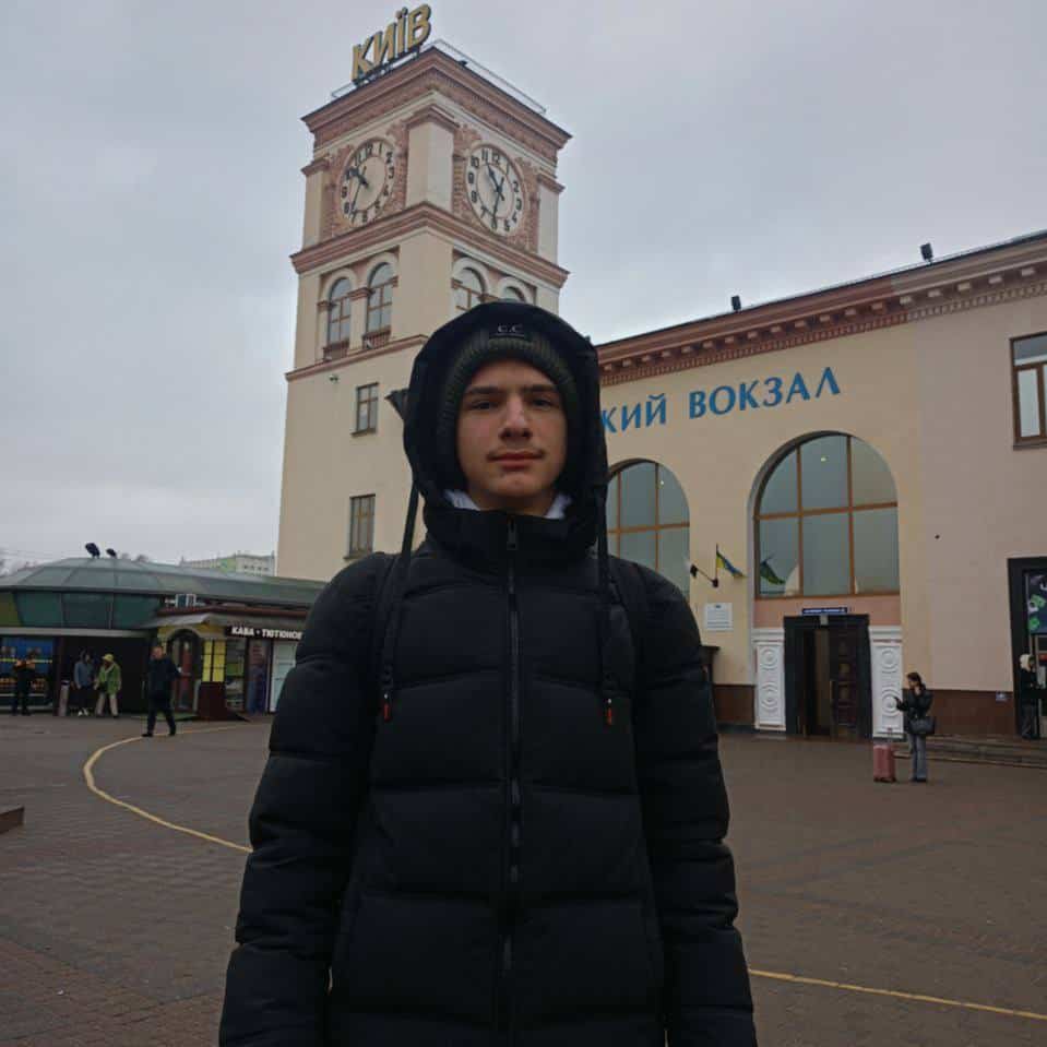 Зображення до посту: Троє підлітків з Донеччини отримали відзнаку президента України “Майбутнє України”