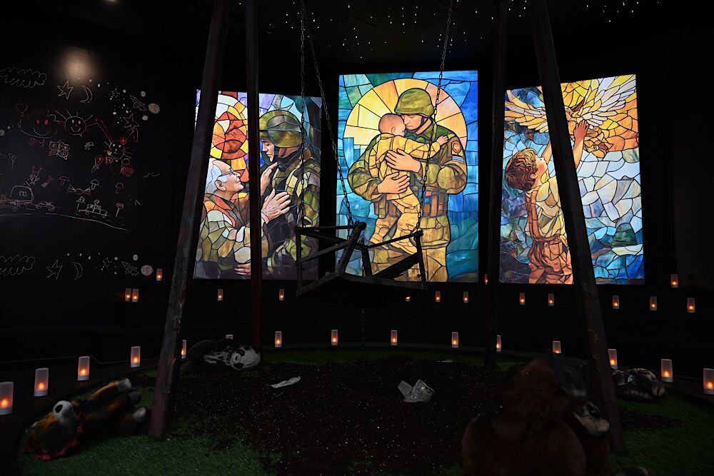 Зображення до посту: “Звели на місці руїн”: окупанти відкрили у Маріуполі музей, присвячений Другій світовій війні та вторгненню в Україну