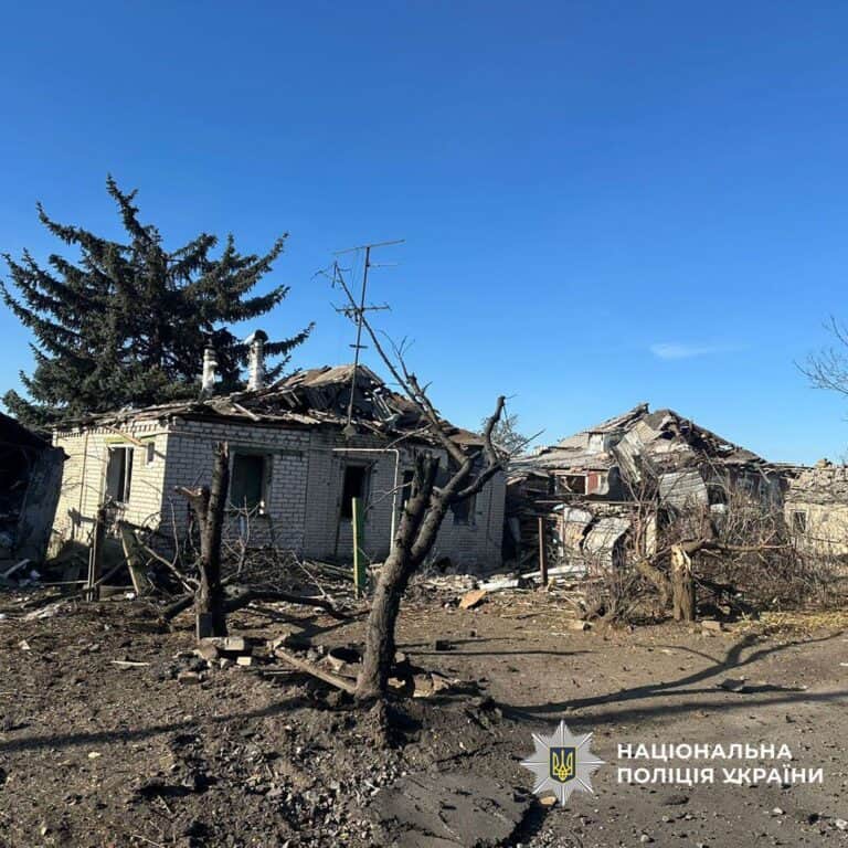 Два человека погибли, еще столько же — ранены в результате российских ударов: сутки 3 ноября в Донецкой области (СВОДКА)