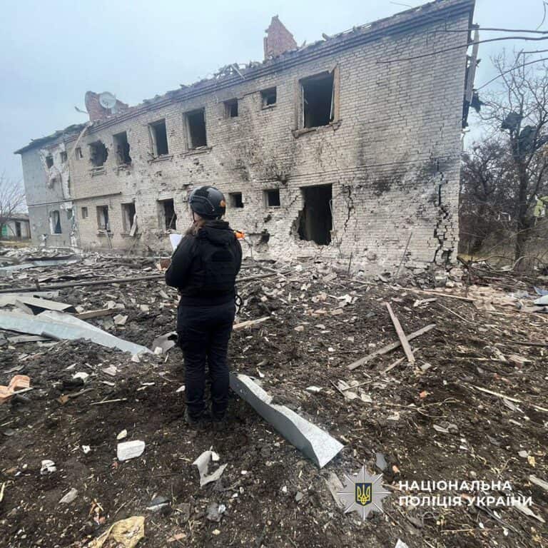 В результате российских ударов погибли трое, еще шестеро — ранены: сутки 8 ноября в Донецкой области (СВОДКА)