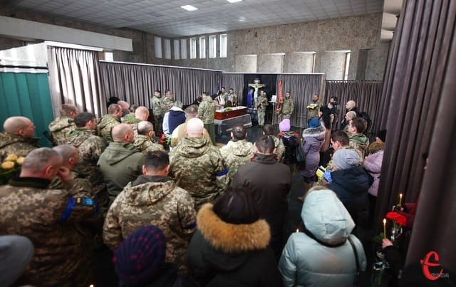 Зображення до посту: Загинув у 35-ту річницю свого весілля: згадаємо майора Сергія Вівдича з Краматорська, який загинув в боях