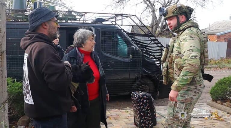 Из Константиновки эвакуировали семью с 15-летним подростком: детей в городе официально нет (детали)
