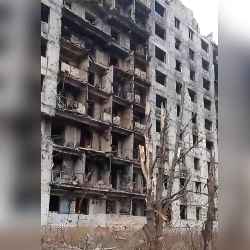 Зображення до посту: Залізничний міст, пам’ятник “афганцям” та стадіон “Авангард”: який вигляд має західний район Бахмута у листопаді 2025 року