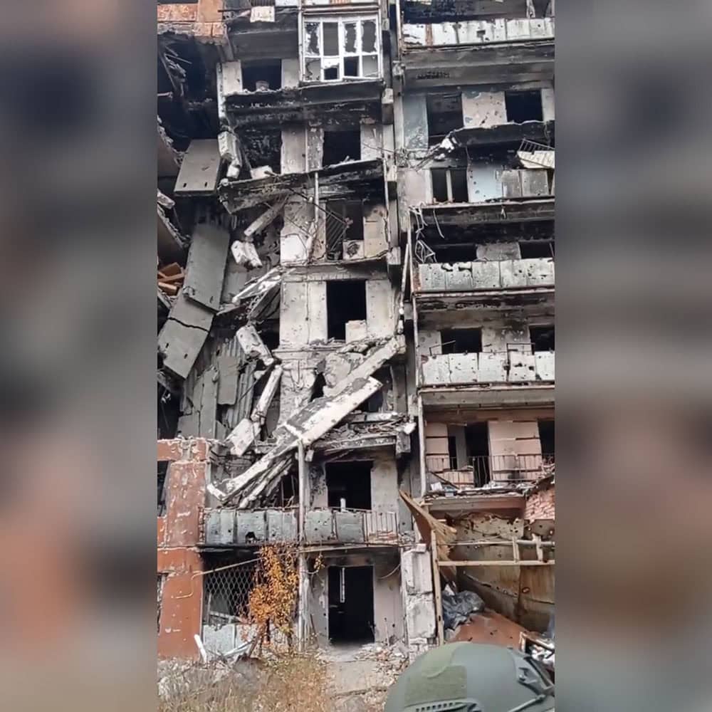 Зображення до посту: Залізничний міст, пам’ятник “афганцям” та стадіон “Авангард”: який вигляд має західний район Бахмута у листопаді 2025 року