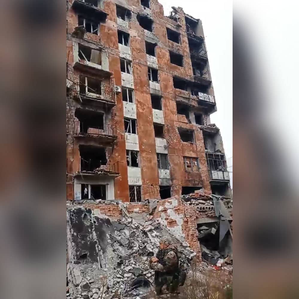 Зображення до посту: Залізничний міст, пам’ятник “афганцям” та стадіон “Авангард”: який вигляд має західний район Бахмута у листопаді 2025 року