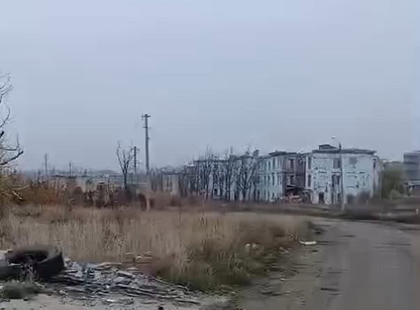 Будівля Бахмутської середньої загальноосвітньої школи №7 в листопаді 2025 року