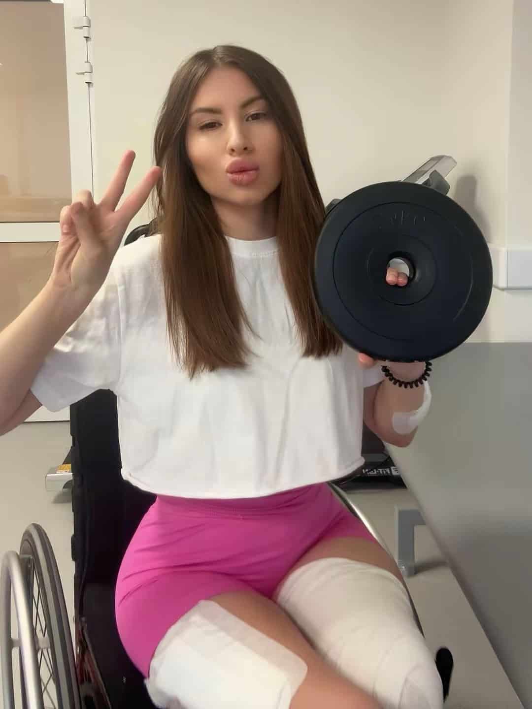 Ольга Долгая на инвалидном кресле. Фото предоставлено собеседницей