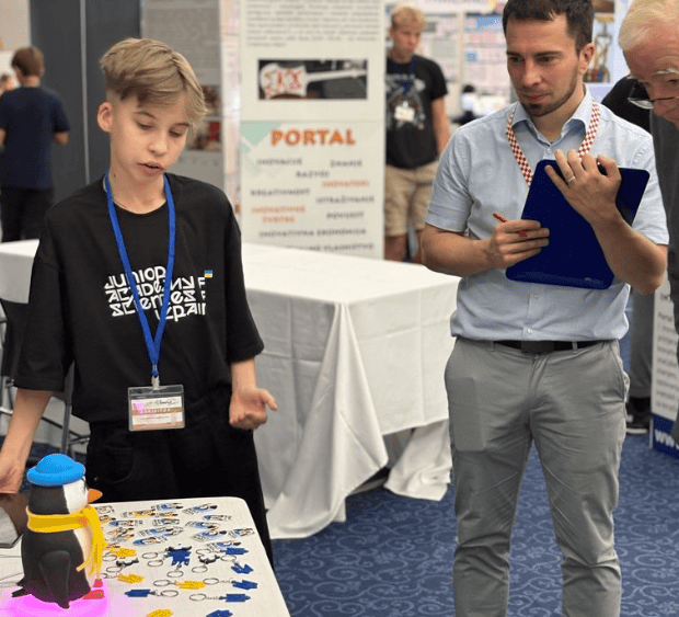 Зображення до посту: Троє підлітків з Донеччини отримали відзнаку президента України “Майбутнє України”