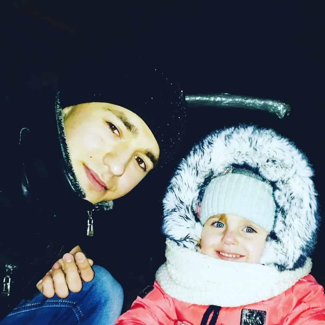 Віталій Ковальчук разом із донькою Камілою. Фото з архіву родини